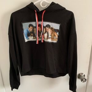 FRIENDS cropped hoodie